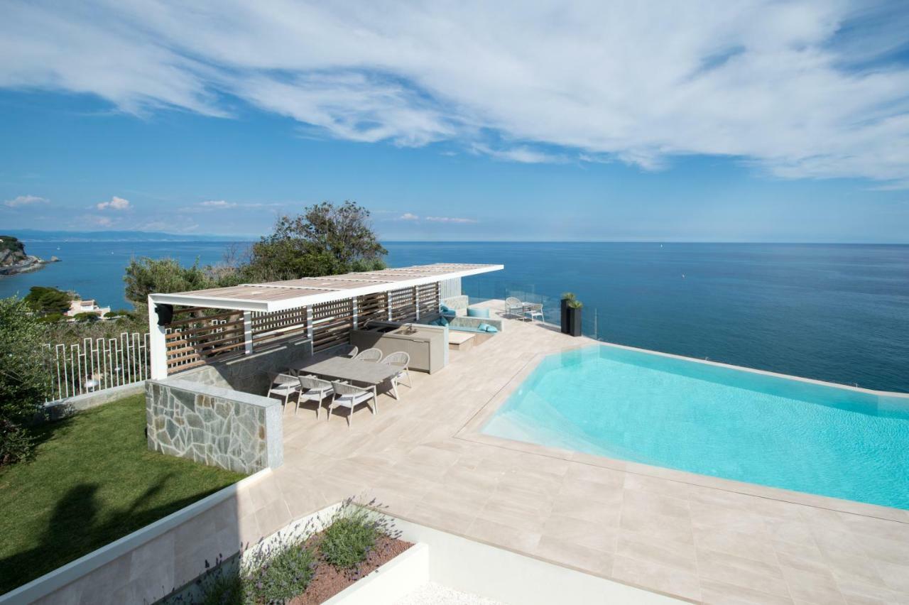 B&B Capo Torre Resort & Spa Альбисола-Супериоре Экстерьер фото